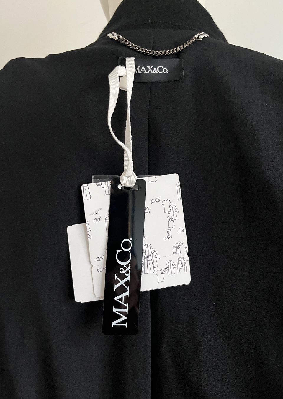 Max Mara Giacche: Schwarzer Blazer, MAX&Co, Gr. 40 Neu! Elegant&Zeitlos – Nuovo (secondo la descrizione) da St. Gallen venduto da reg_f8h8 4