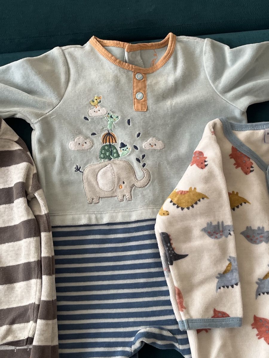 Lots de vêtements: Lot pyjamas 12 mois  – D'occasion à Travers par adr_qyj5 3