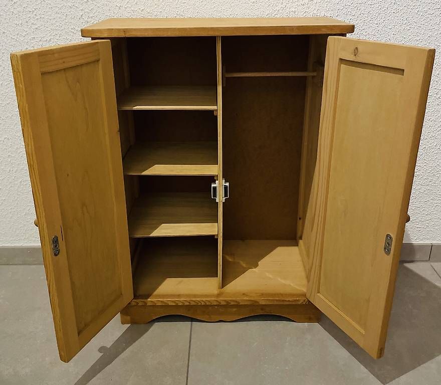 Armoires: Puppenkleiderschrank – D'occasion à Felsberg par Ligu8 1