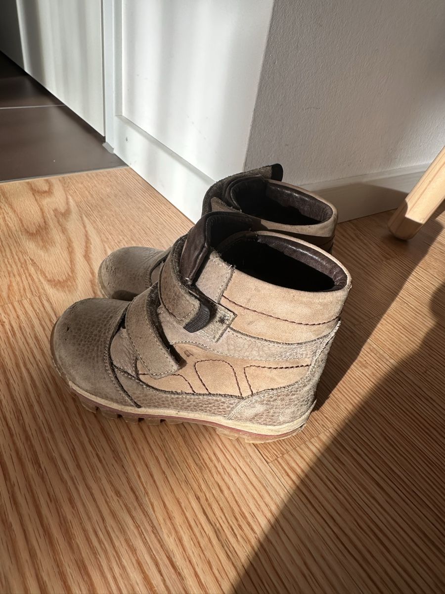 Herrenschuhe: Stiefeletten Grösse 24 Beige – Gebraucht aus Zürich von Essences 1