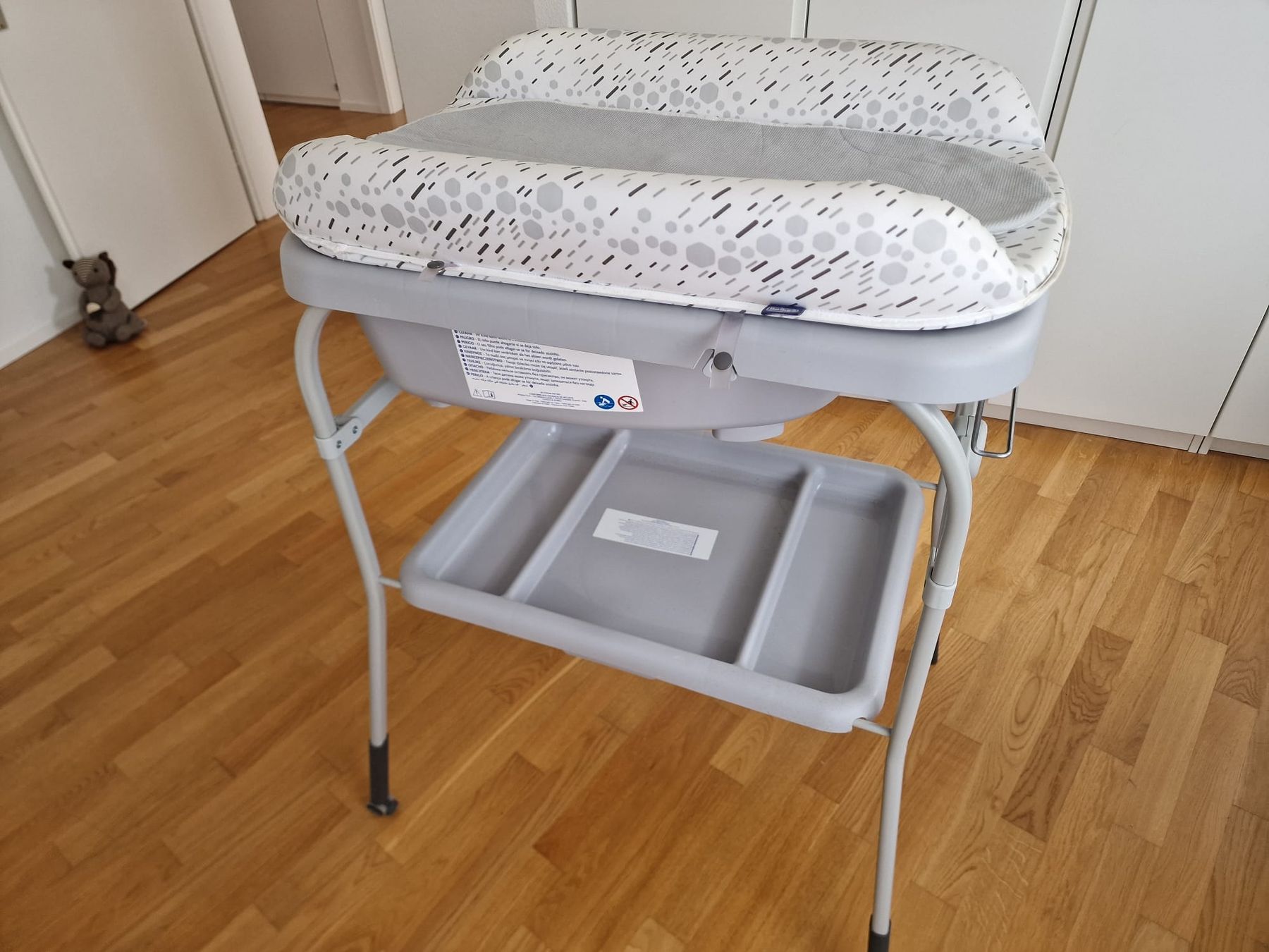 Chicco Fasciatoi & Accessori: Baby Bath Changing Table Grey good condition – Usato da Riehen venduto da ana_5qd6 1