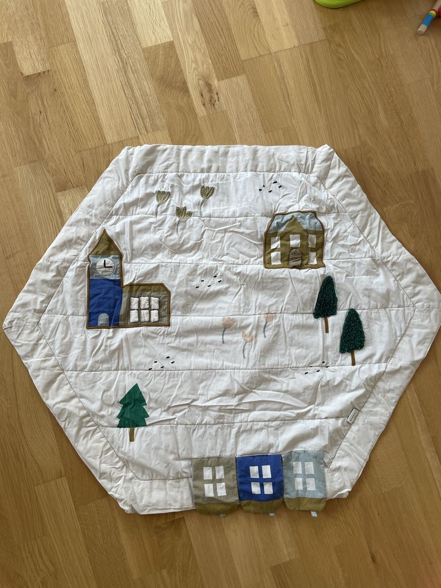 Tappeto da gioco: Spieldecke Liewood Stadt Design – Usato da Chur venduto da ves_y5xm