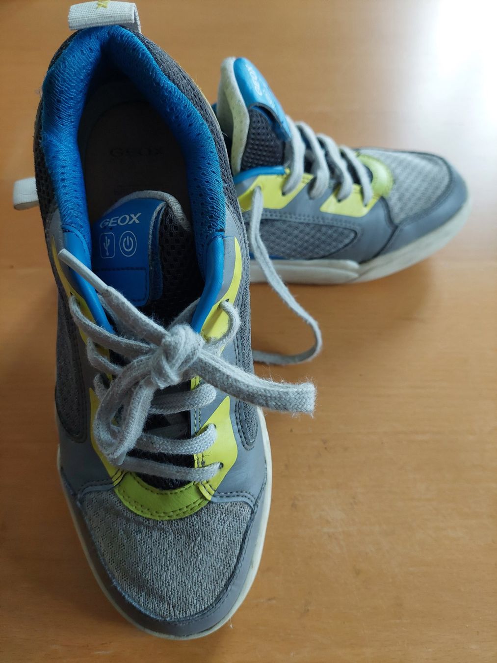 Geox Scarpe per ragazzi: Geox Respira Sneaker   Gr.37 – Usato da Zürich venduto da meymano 9