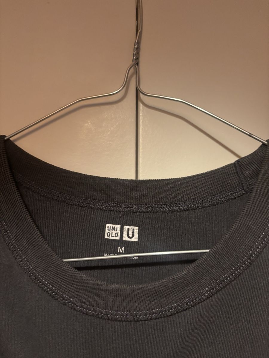 Uniqlo T-shirt: T-shirt Uniqlo noir  – Usato da Chêne-Bougeries venduto da sor_9rzp 1