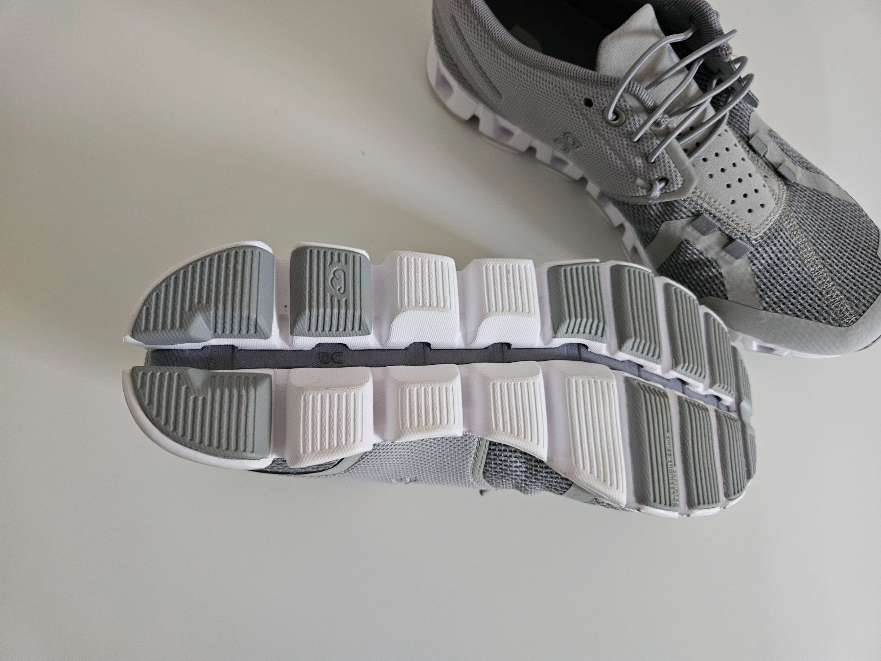 On Chaussures femmes: On Schuhe Neu – D'occasion à Ennetbürgen par LebuniaNW 2
