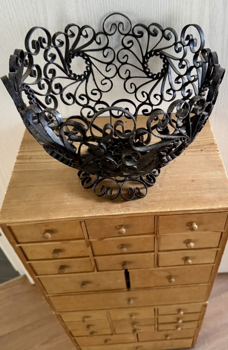 Sonstiges für Haushalt & Wohnen: Älterer Metallkorb Eisen 27 cm Durchmesser – Gebraucht aus Rothrist von Luckywinner 5
