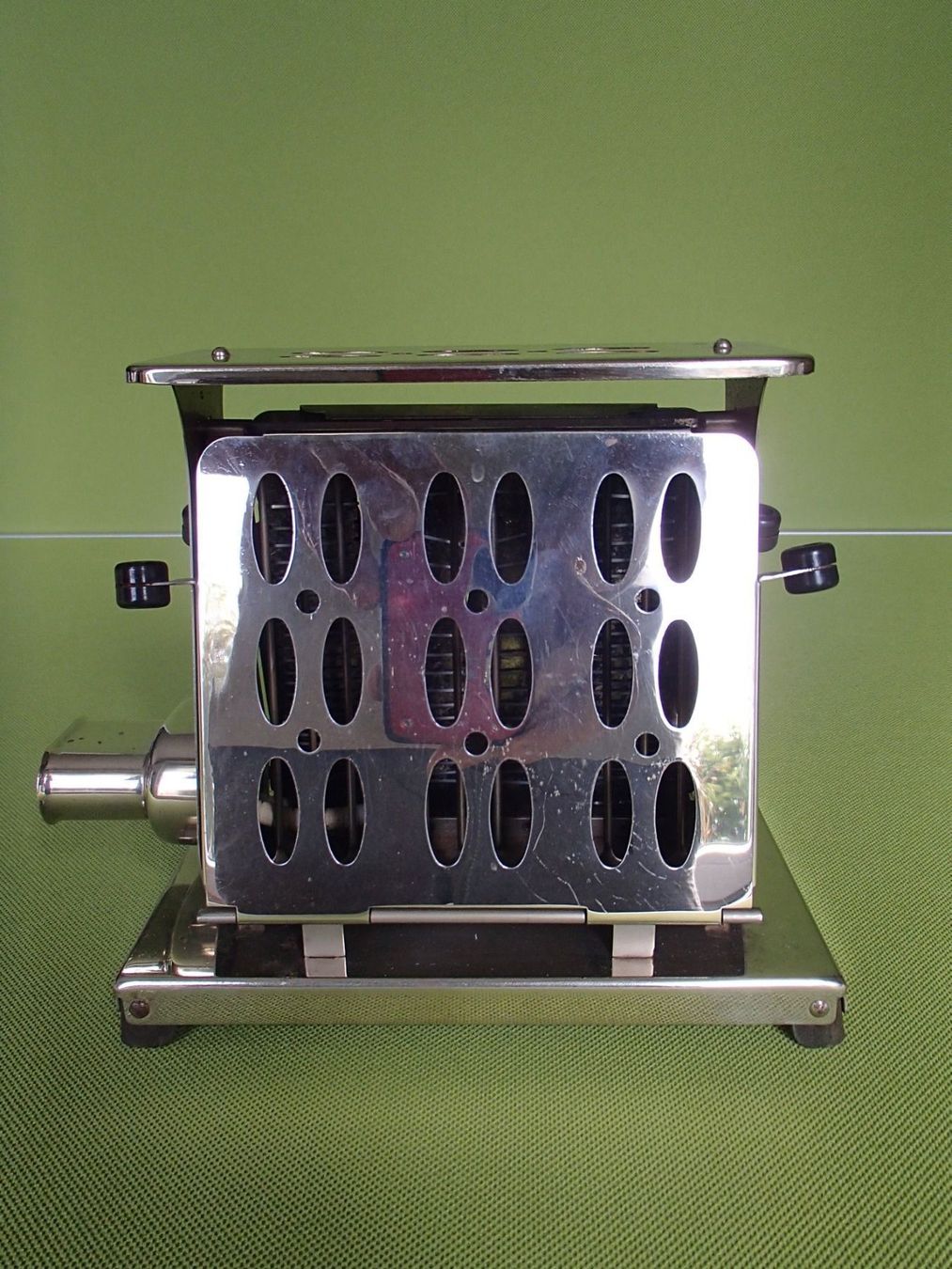 Elettrodomestici da cucina: Vintage Toaster AEG mit schwarzen Bakelitgriff – Usato da Schöfflisdorf venduto da pullux