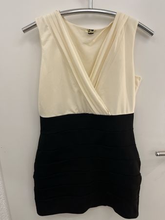 Elegantes Etuikleid, schwarz-weiss,
