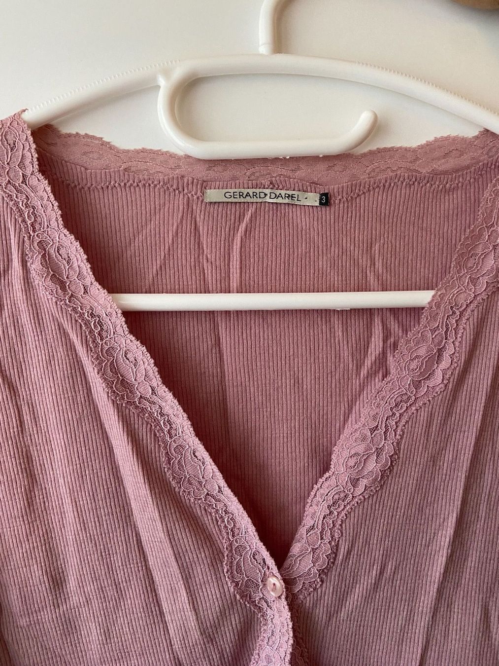 Gérard Darel Gilet & Giacche senza maniche: Gilet GERARD DAREL rose T3 – Usato da Veyrier venduto da Leilazizou 1