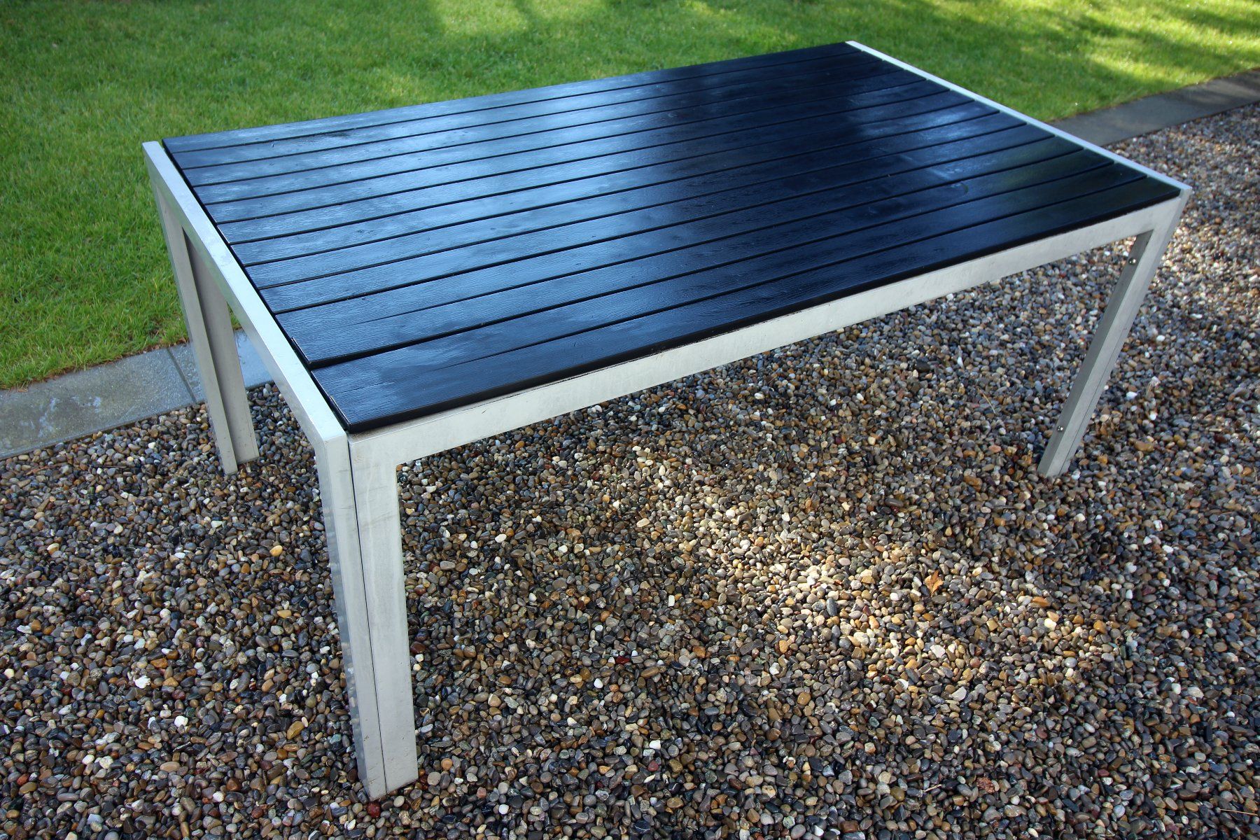 Tische: Gartentisch – Gebraucht aus Aadorf von Planetares