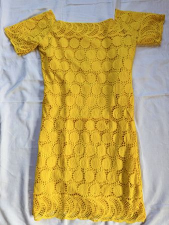 💛 Robe jaune brodé – taille M – Sénégal – chic été