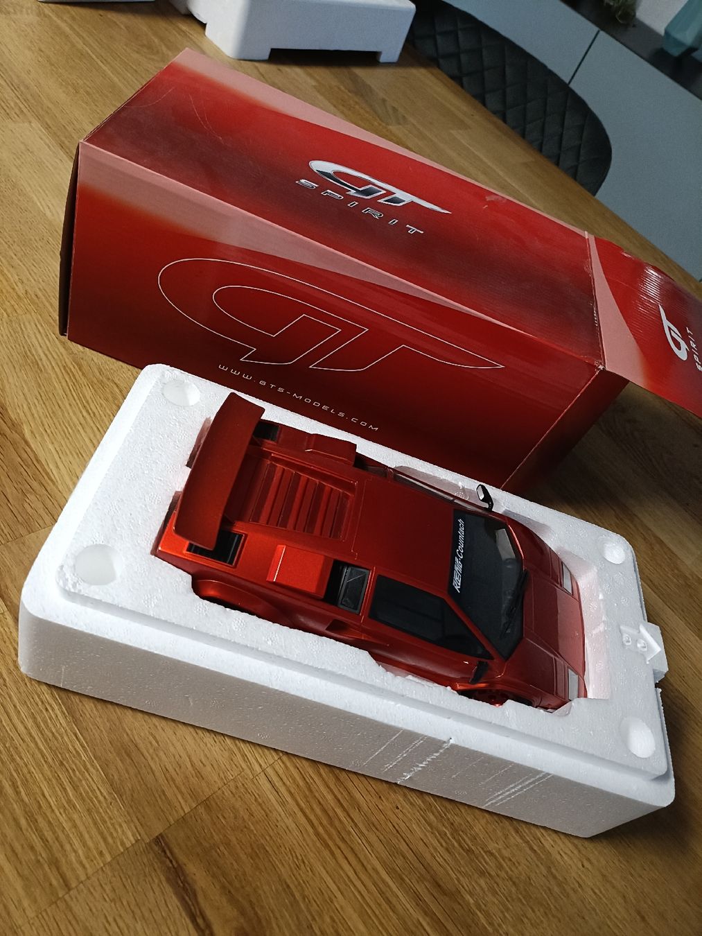 Lamborghini Voitures modèles: Lamborghini Countach 1/18 – Neuf avec emballage d'origine à Collombey par Jjomini89
