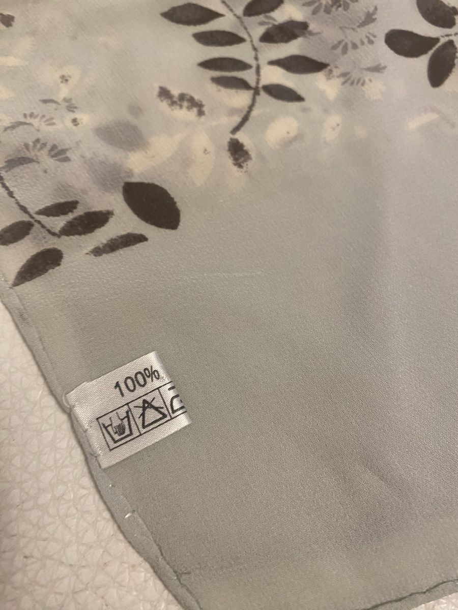 Foulard & Sciarpe: Seiden Schal 🌸 – Usato da Opfikon venduto da Luis144 7
