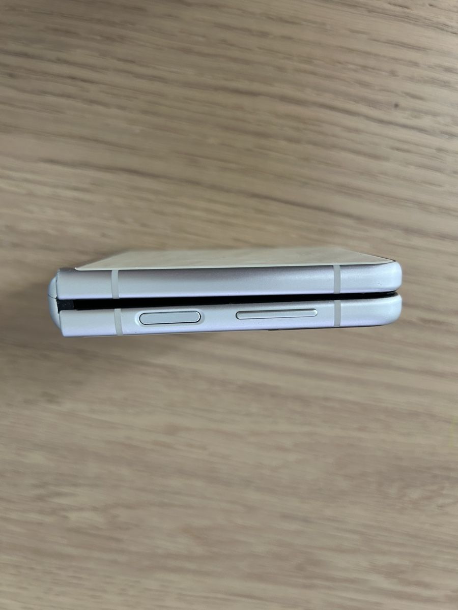 Samsung Handys / Smartphones: Samsung Galaxy Z Flip 3 – Gebraucht aus Seuzach von illnois 6