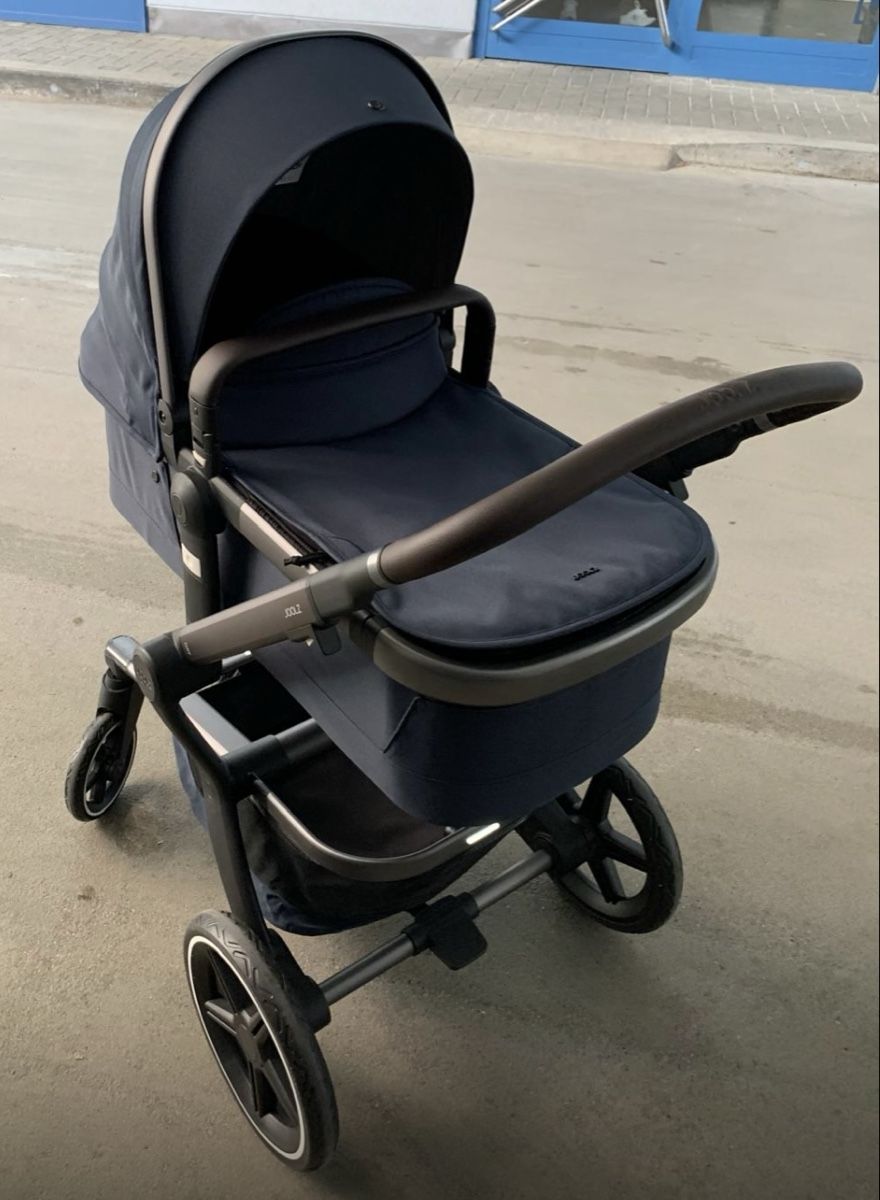 Joolz Carrozzine: Joolz Day+ Kinderwagen Navy – Usato da Alberswil venduto da PAMA1901