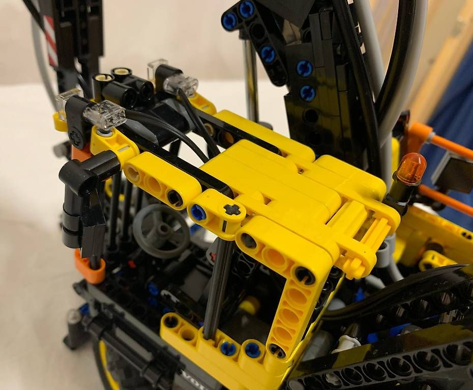 Lego Kit di costruzioni: Lego Technic Volvo EW160E Bagger – Usato da Meikirch venduto da meineangebote 1