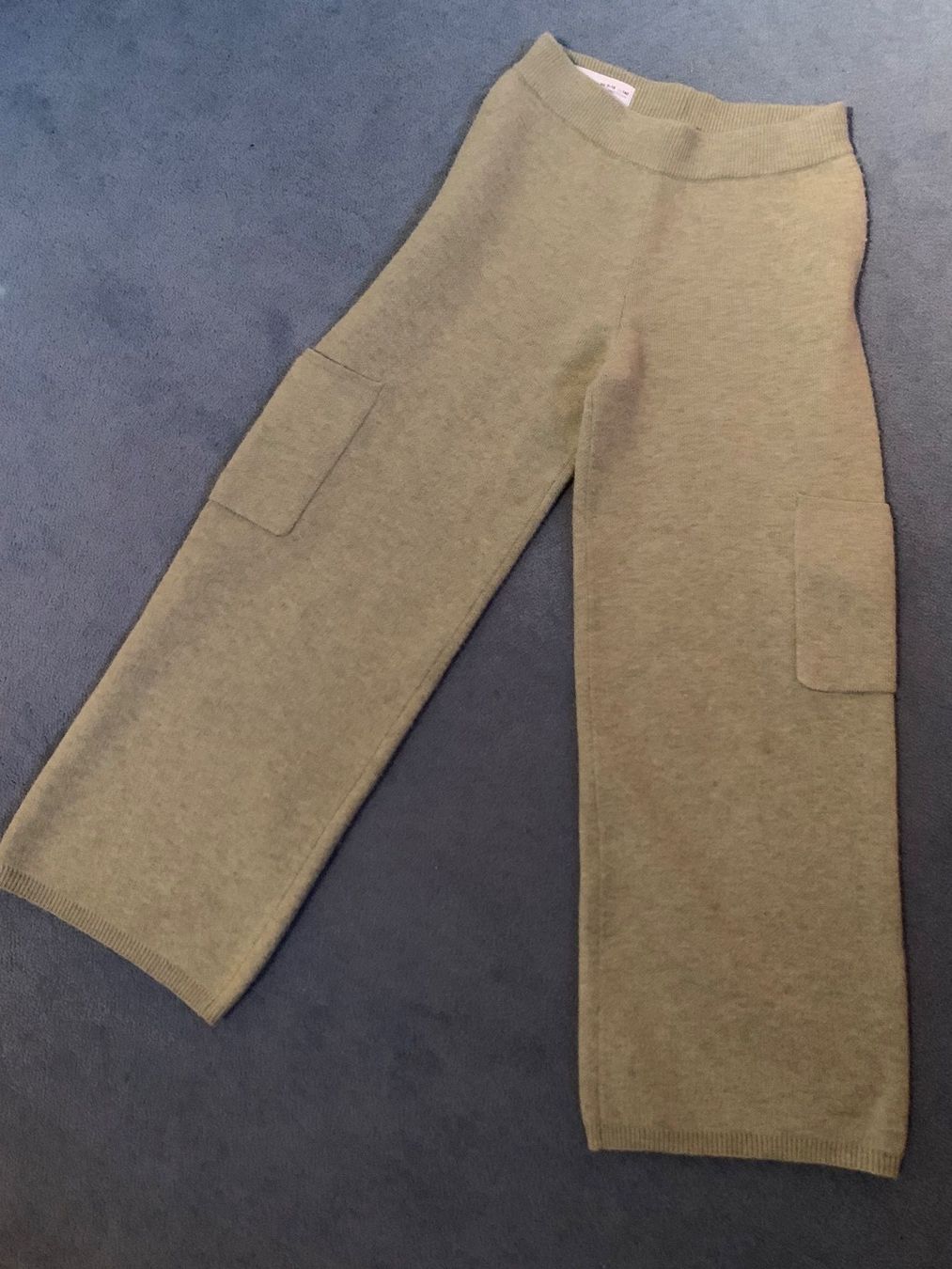 Zara Pantaloni: ZARA, Culotte aus Strick, Gr. 140, helles grün – Usato da Wiesendangen venduto da Babalegi