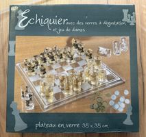 Echiquier en verre avec verres de dégustation & jeu de dames