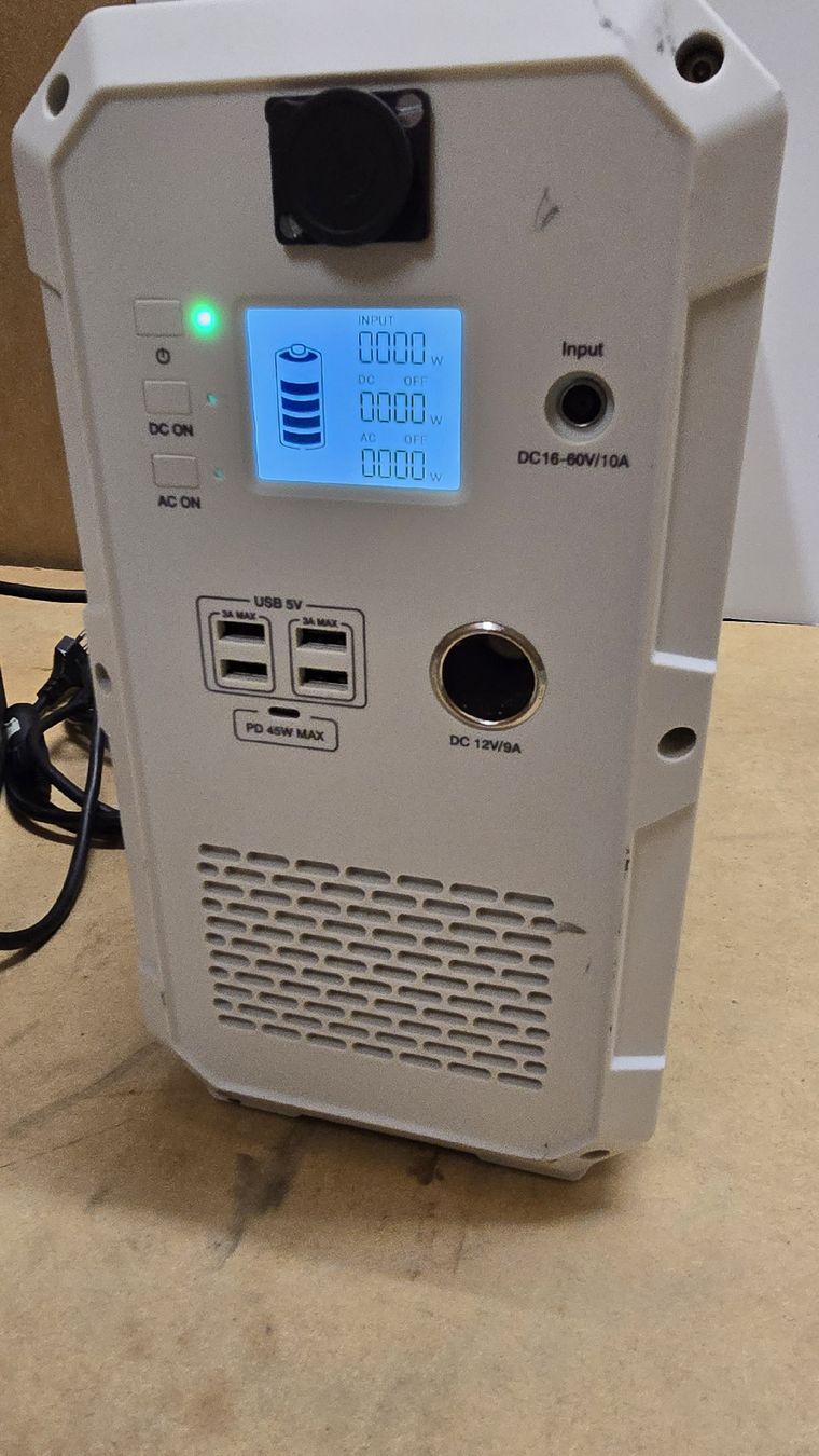 Bluetti Batterie: Powerstation Bluetti Poweroak EB240 – Usato da Lenzburg venduto da cameleoncolor