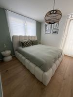Modernes Bouclé-Bett 160x200  – inkl. 2 Matratzen