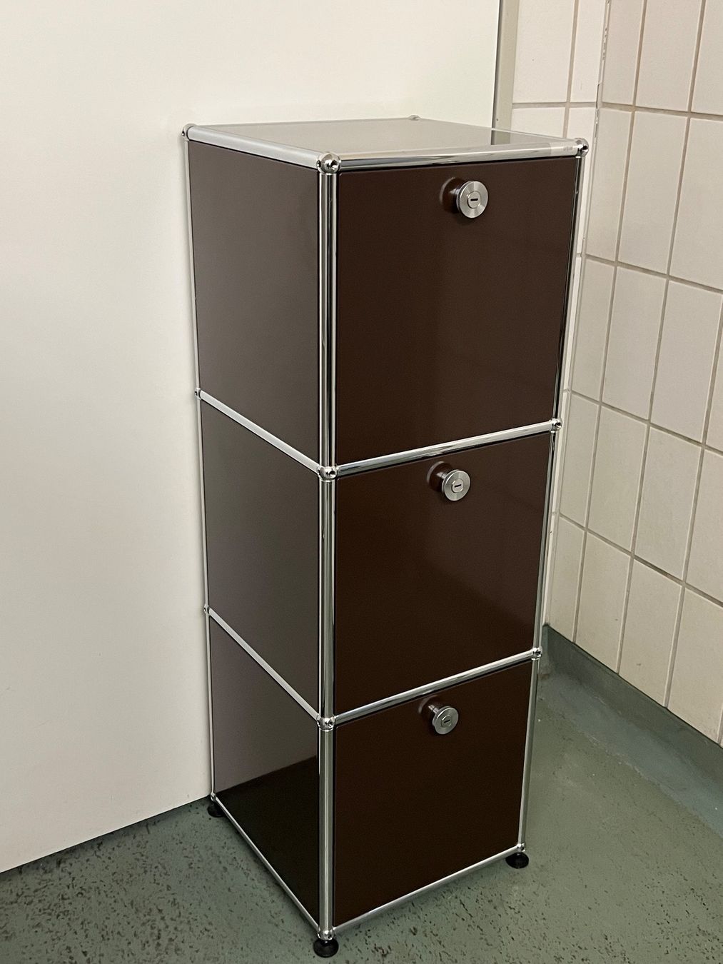 USM Cassettiere: USM Haller Sideboard Braun in Top Zustand – Usato da Dietikon venduto da Kumar_Occasionen