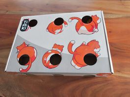 Katzenspielbox mit Glöckchen-Bällen, unbenutzt