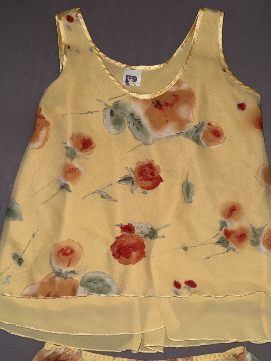 Negligees & Pigiami: Pyjama Set gelb Blumenmuster Grösse M – Nuovo (secondo la descrizione) da Schlieren venduto da kle_dis 1