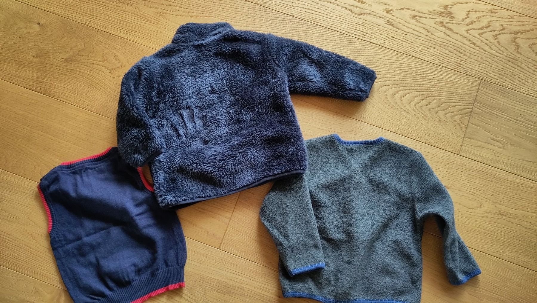 Lotti & Set di vestiti: warmes 3t Winter-Set Pullover, Pullunder, Pulloverjacke 80 – Usato da Wil SG venduto da crxschildi 2
