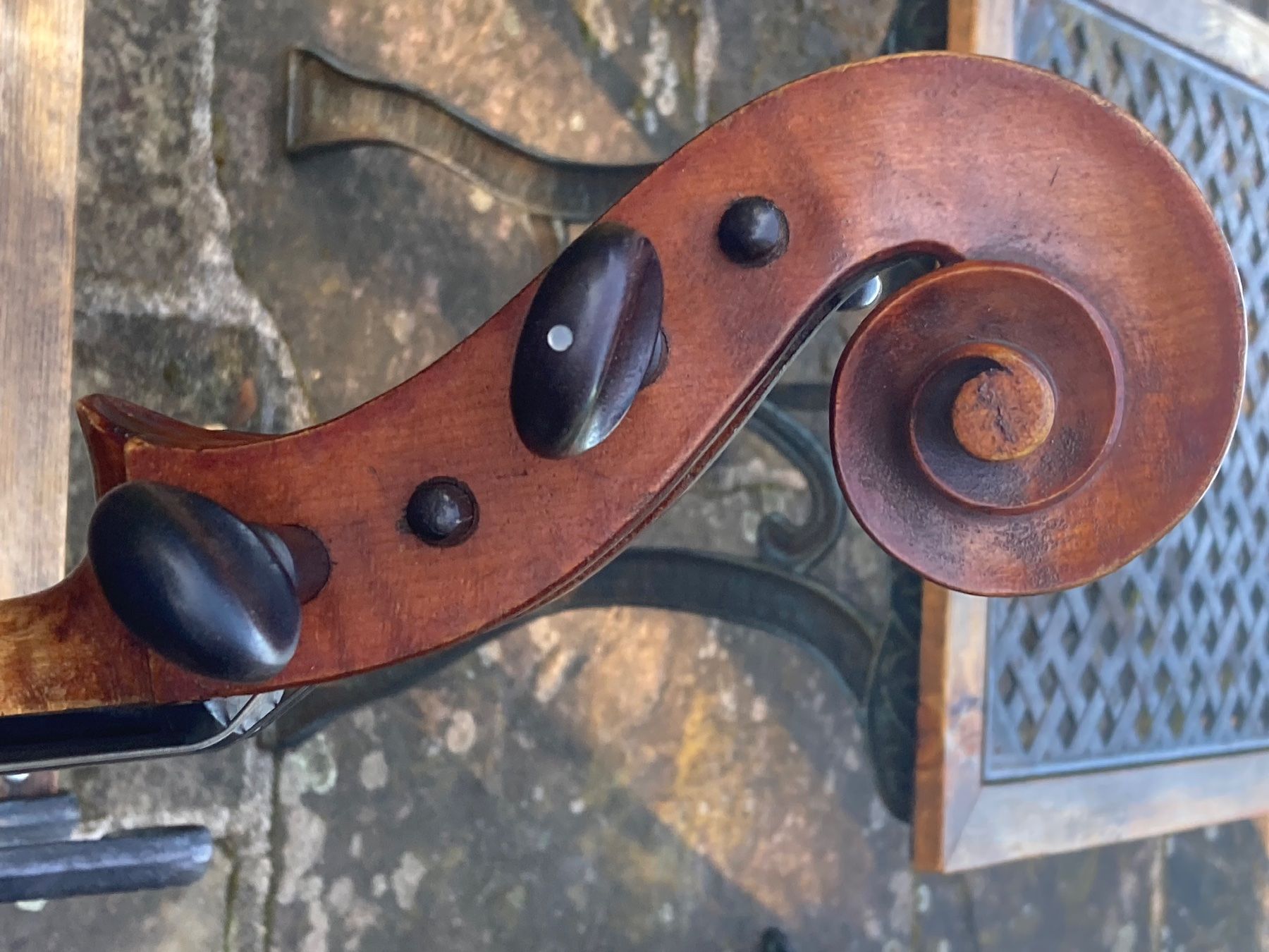 Musikinstrumente: Französisches Meistercello , ca.1880 – Gebraucht aus Basel von Albanus 4