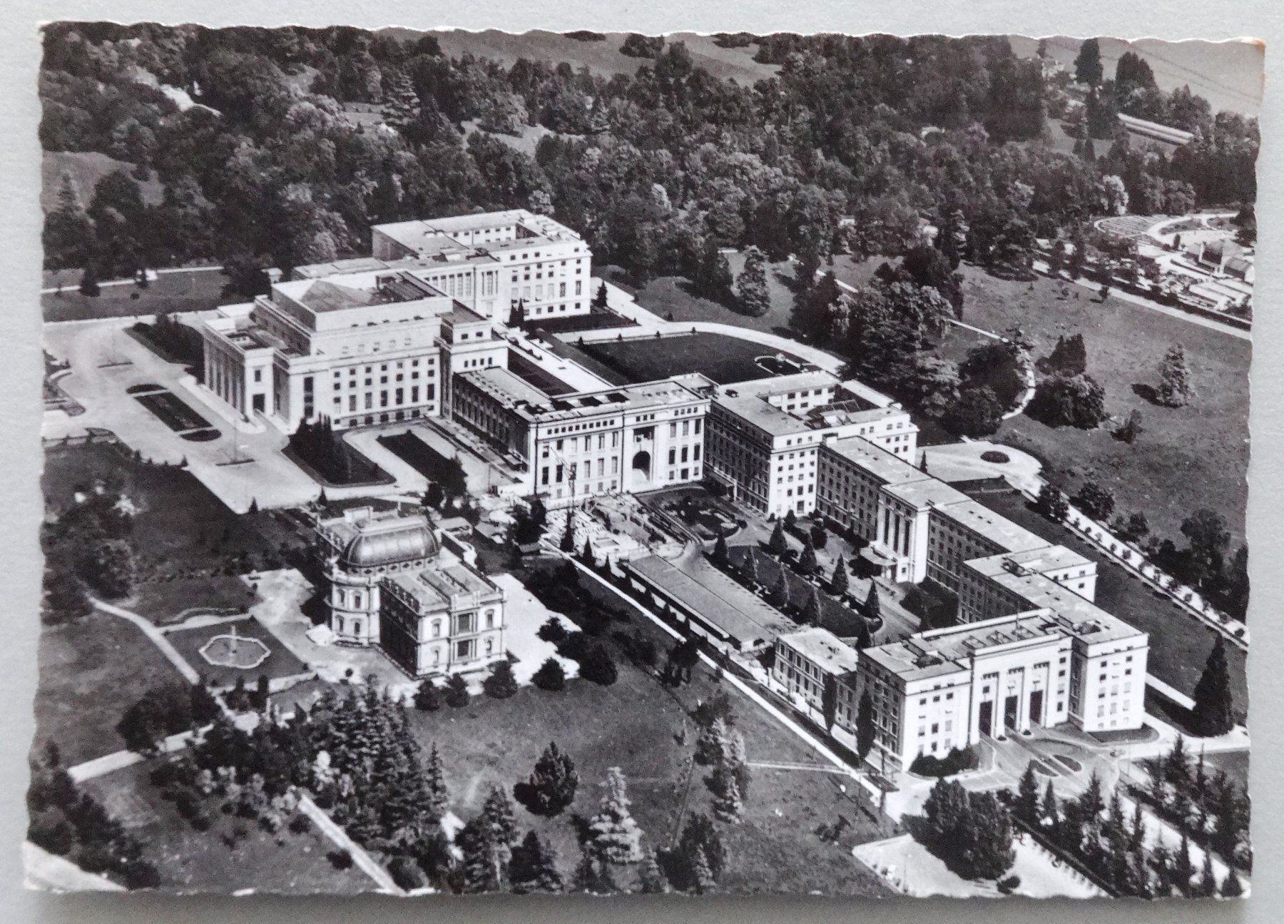Cartes postales: Genève - Palais des Nations – D'occasion à Fétigny par Billy2miny