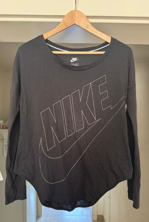 pull Nike noir, taille XS - Parfait État neuf