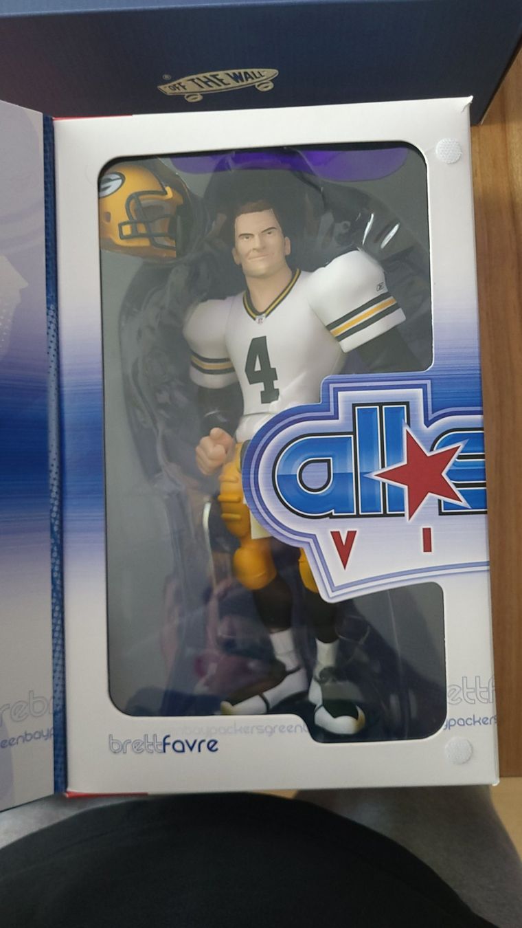 Funko Statuette: Upper deck Vinyl Brett Favre – Nuovo e nell'imballaggio originale da Bern venduto da Sneakerheadz 1