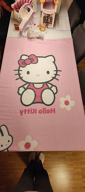 Coperte: Wolldecke Hello Kitty 120 x 160 cm – Usato da Windisch venduto da Dan.Win