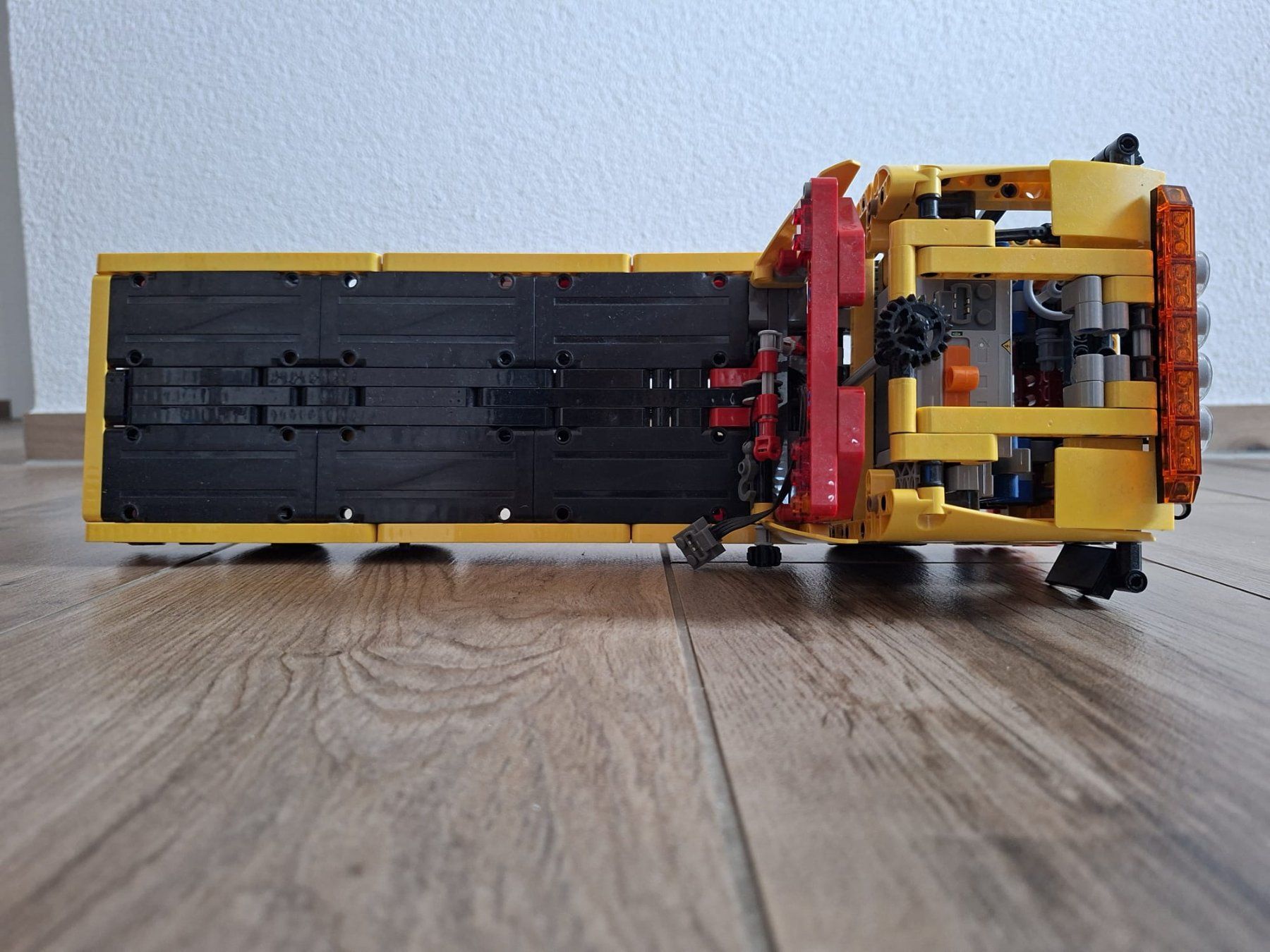 Lego Kit di costruzioni: Lego Technik Tieflader 8109 – Usato da Sargans venduto da Native7 5