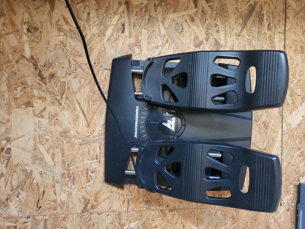 Thrustmaster TFRP T. Flight Rudder Pedals (Gebraucht) in Zug für CHF 50 ...