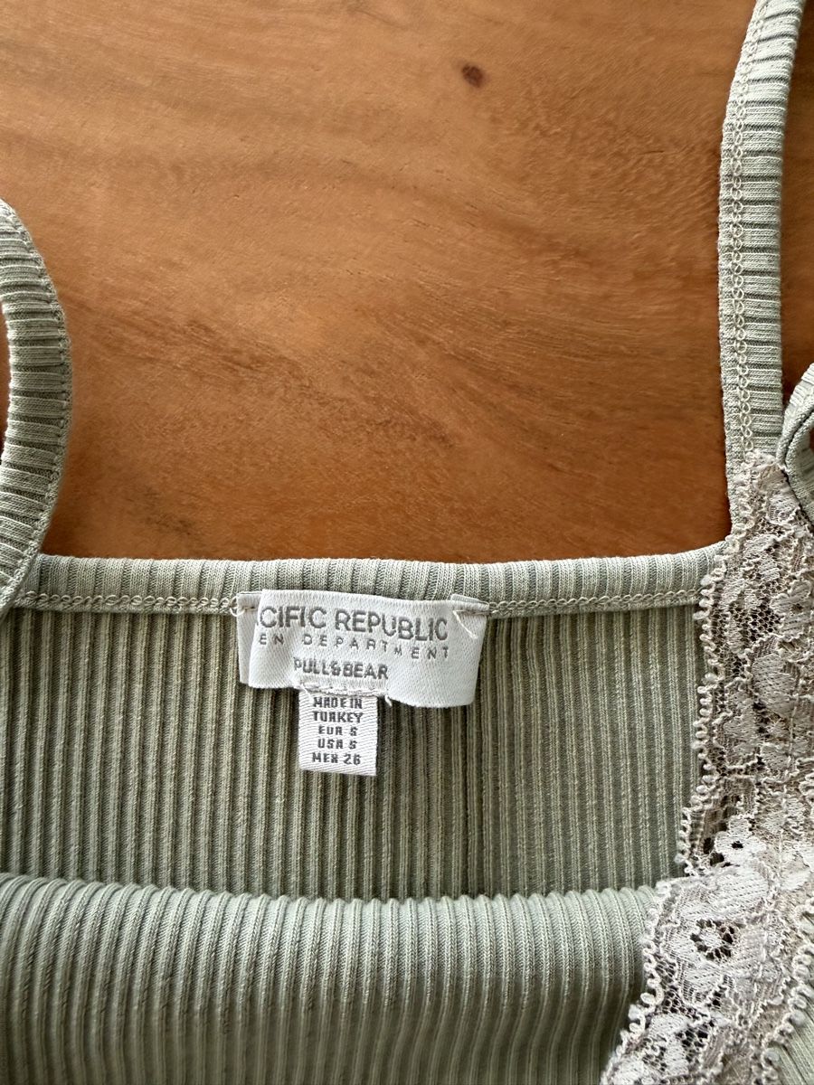 Pull&Bear Top: Pull&Bear Top mit Spitze, Rippstrick, Grösse S – Usato da Giswil venduto da Ody2 1