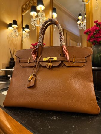 Hermes Birkin 35 mit goldener Hardware / Hermès