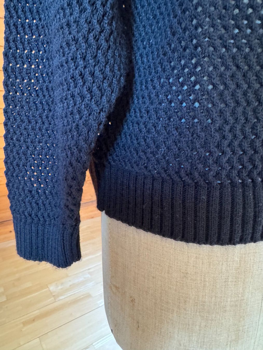 Maglioni & Felpe: Schwarzer Lochstrickpullover von Juul&Belle – Nuovo (secondo la descrizione) da Stäfa venduto da Mofi8712 3