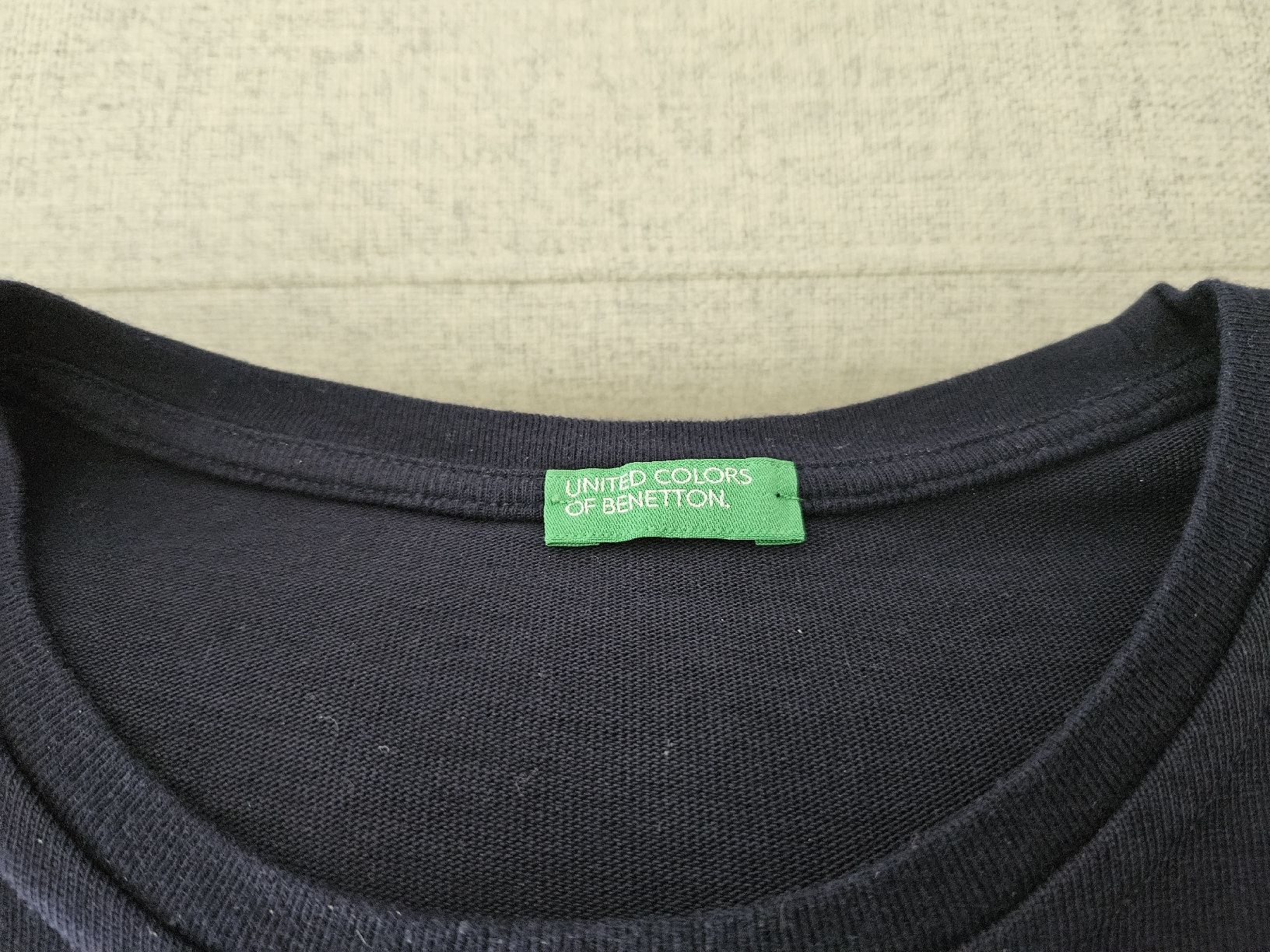 Benetton T-shirt: Benetton t-shrit – Nuovo (secondo la descrizione) da Yverdon-les-Bains venduto da enzine 1