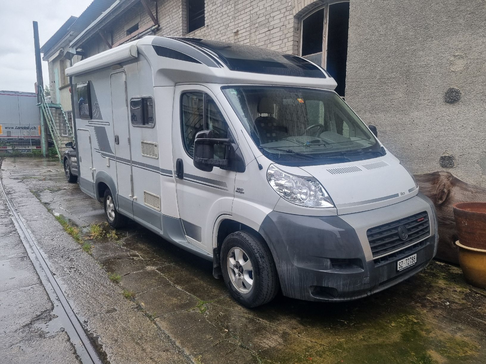 Knaus Veicoli da campeggio: Fiat Knaus Wohnwagen – Usato da Pfäffikon SZ venduto da PaladinArtAG