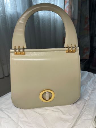 Elegante Vintage Handtasche, hellbeige mit Goldakzenten