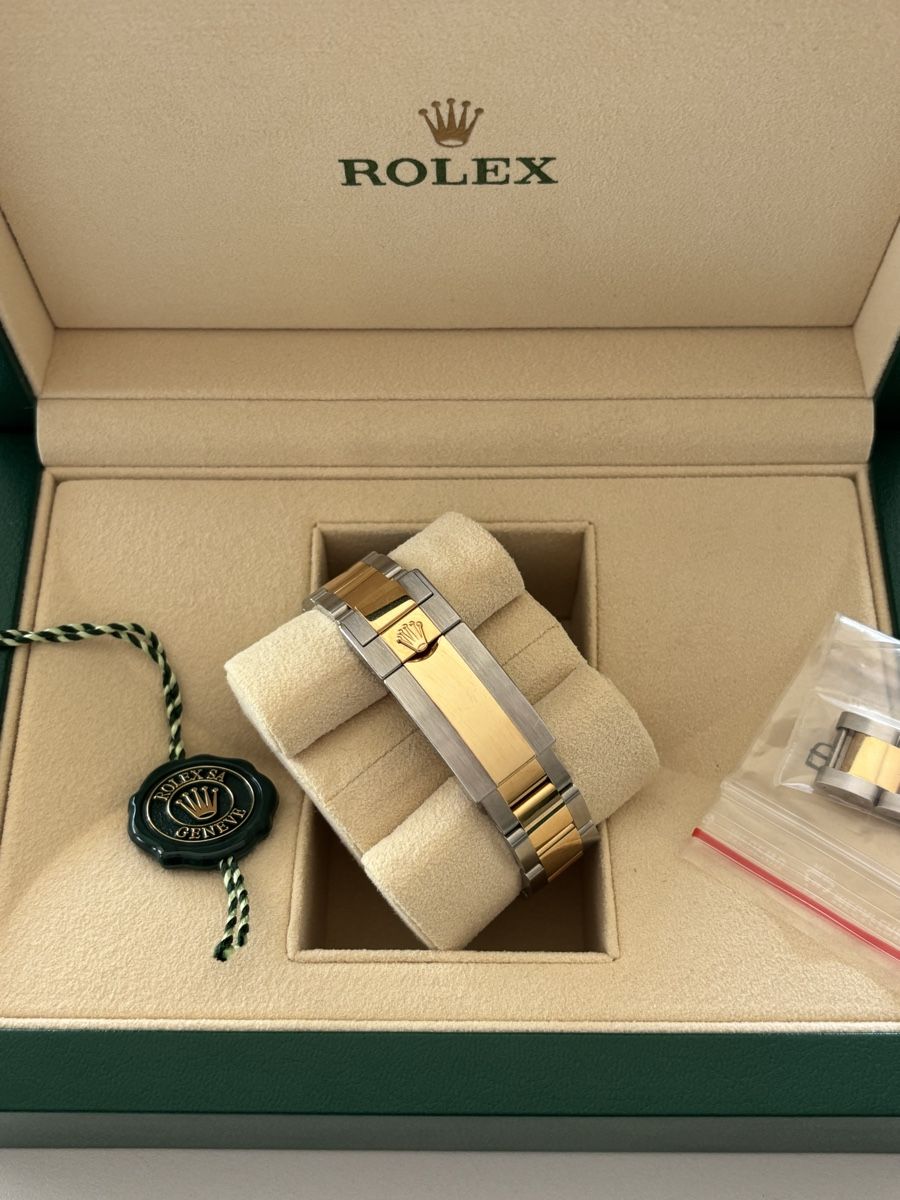 Rolex Orologi: Rolex Explorer 124273 FULL SET - MINT CONDITION – Nuovo (secondo la descrizione) da Lugano venduto da miki_30 3