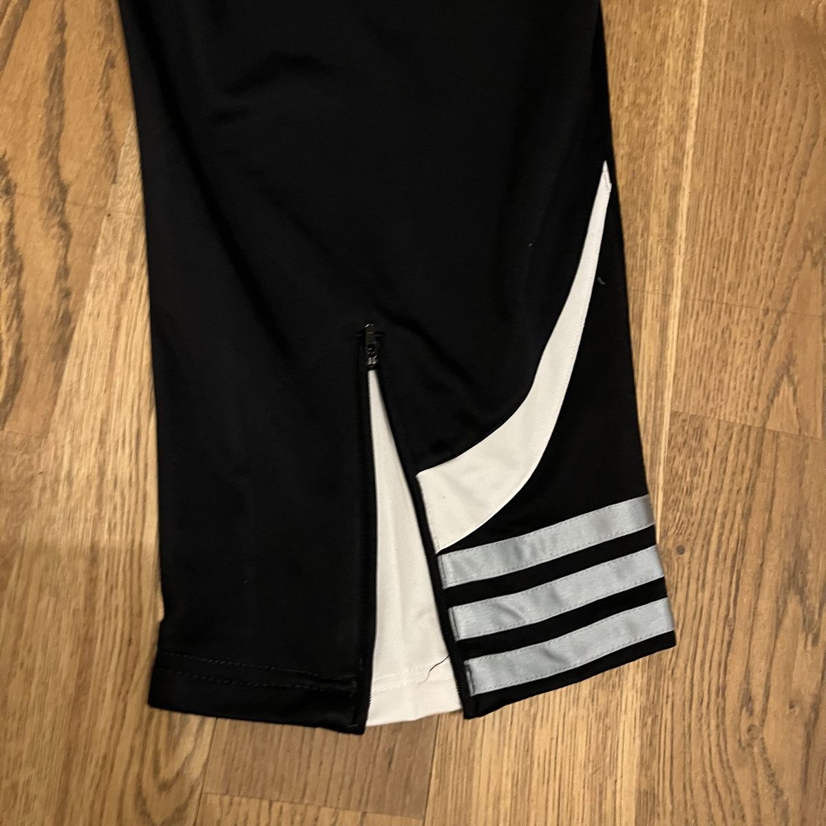 Adidas Pantaloni: Adidas Jogginghosen – Nuovo (secondo la descrizione) da Dietlikon venduto da Elpatron12 2