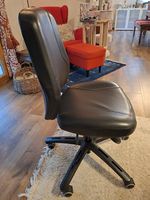 Chaise de bureau réglable en cuir 