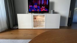TV Unterschrank (IKEA) mit beleuchteter Vitrine