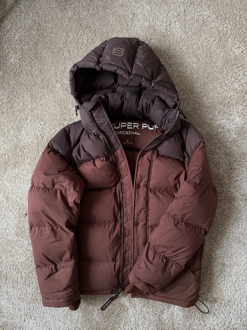 Aritzia Jacken: Aritzia Puffer Jacket – Gebraucht aus Zürich von Larazade