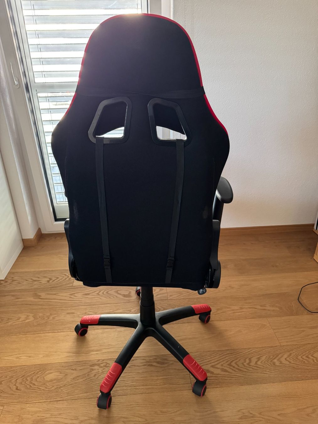Chaises: MC Racing Gamingstuhl in Schwarz/Rot. – D'occasion à Gibswil par Marco4323 1