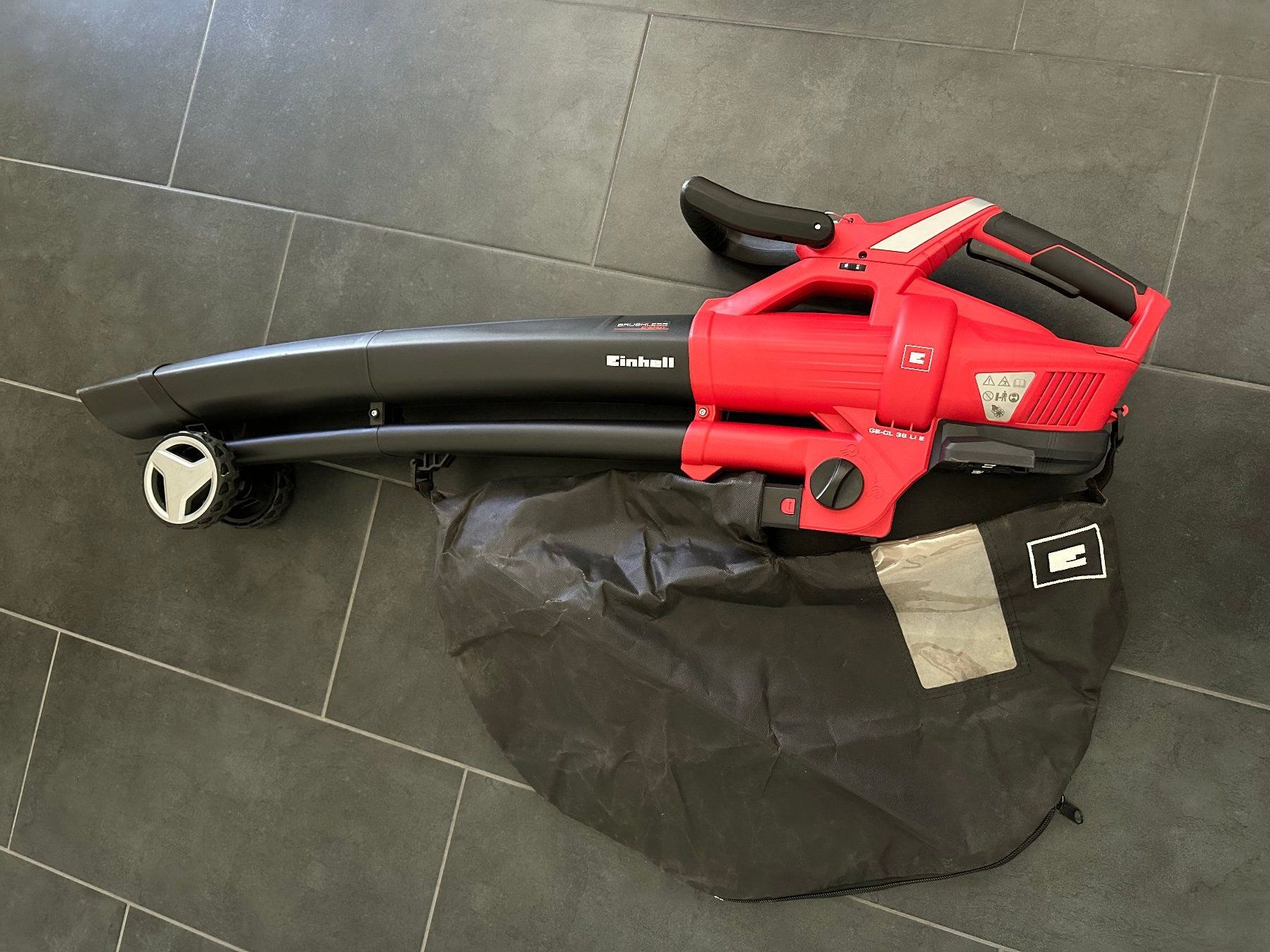 Einhell Soffiatori & Aspiratori per foglie: Einhell GE-CL 36 Li E Solo Laubsauger / Laubbläser – Usato da Lyss venduto da timi008