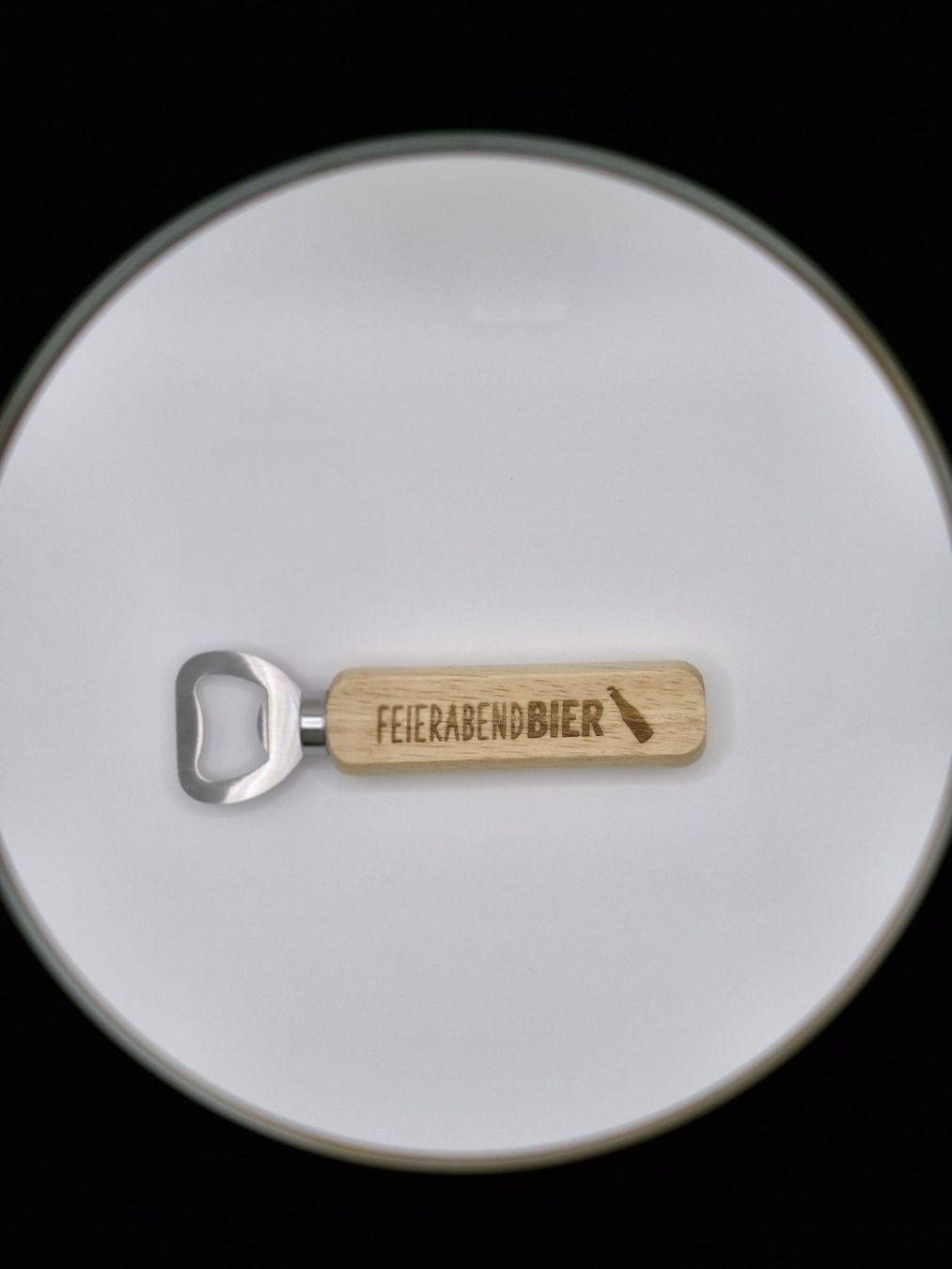 Apribottiglie & Tappi per chiusura: Flaschenöffner mit Lasergravur "FEIERABENDBIER" – Nuovo (secondo la descrizione) da Möriken AG venduto da CRF-TT-88 2