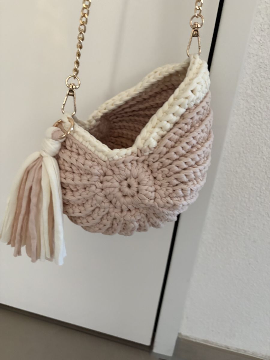 Borse da donna: Selbst gehäkelte Handtasche – Nuovo (secondo la descrizione) da Hinwil venduto da camposlu 4